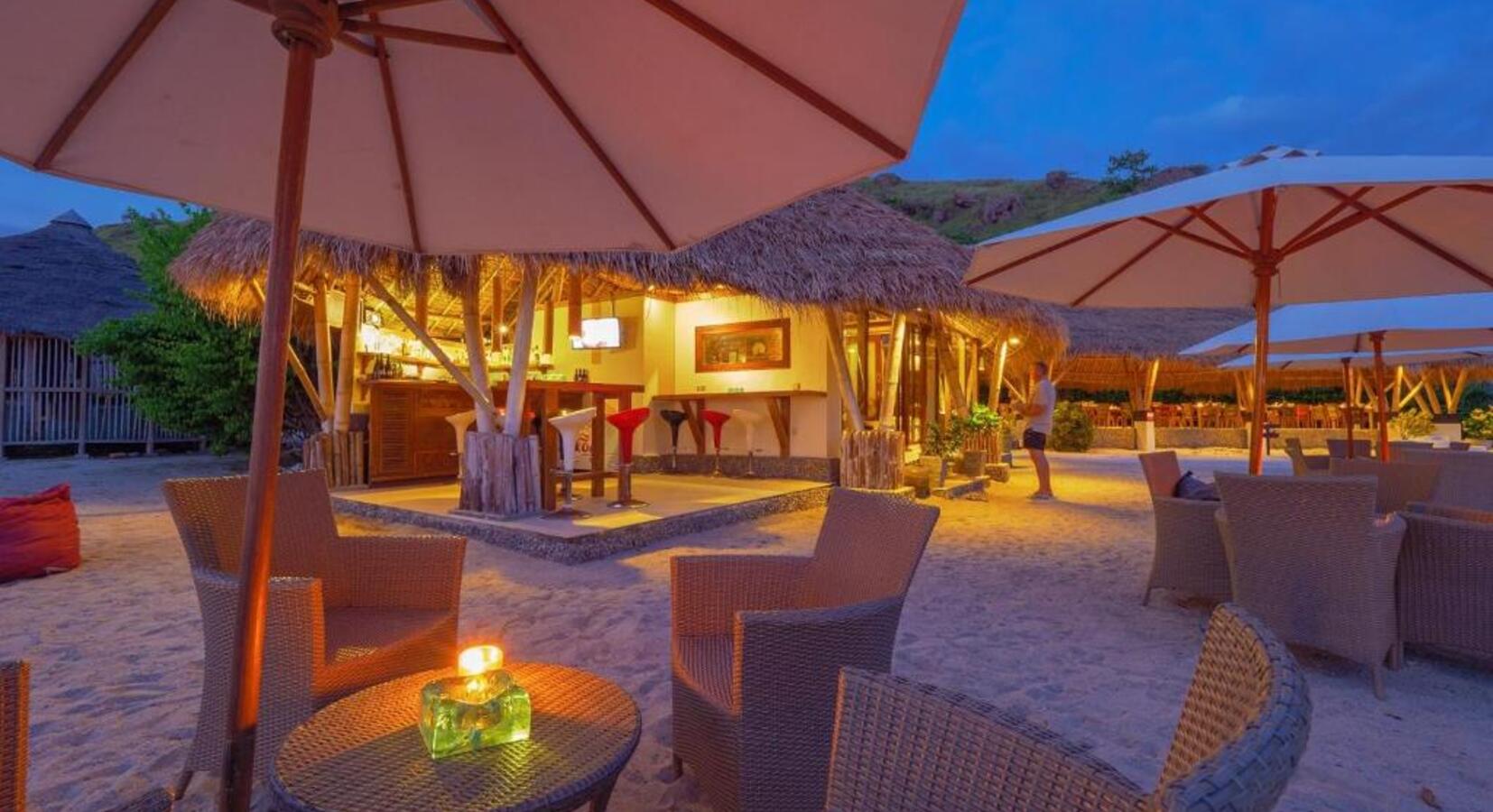 Komodo Dragon Beach Bar