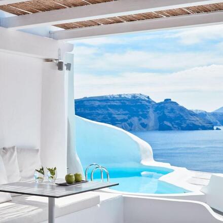 The 10 Best Luxury Hotels on Santorini