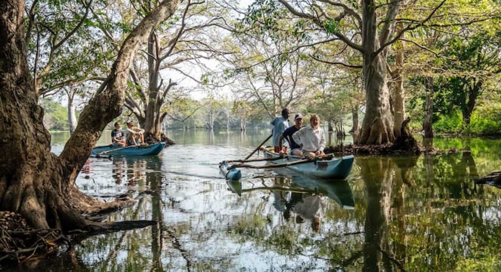 Traditional Canoe Tour with Fisherman