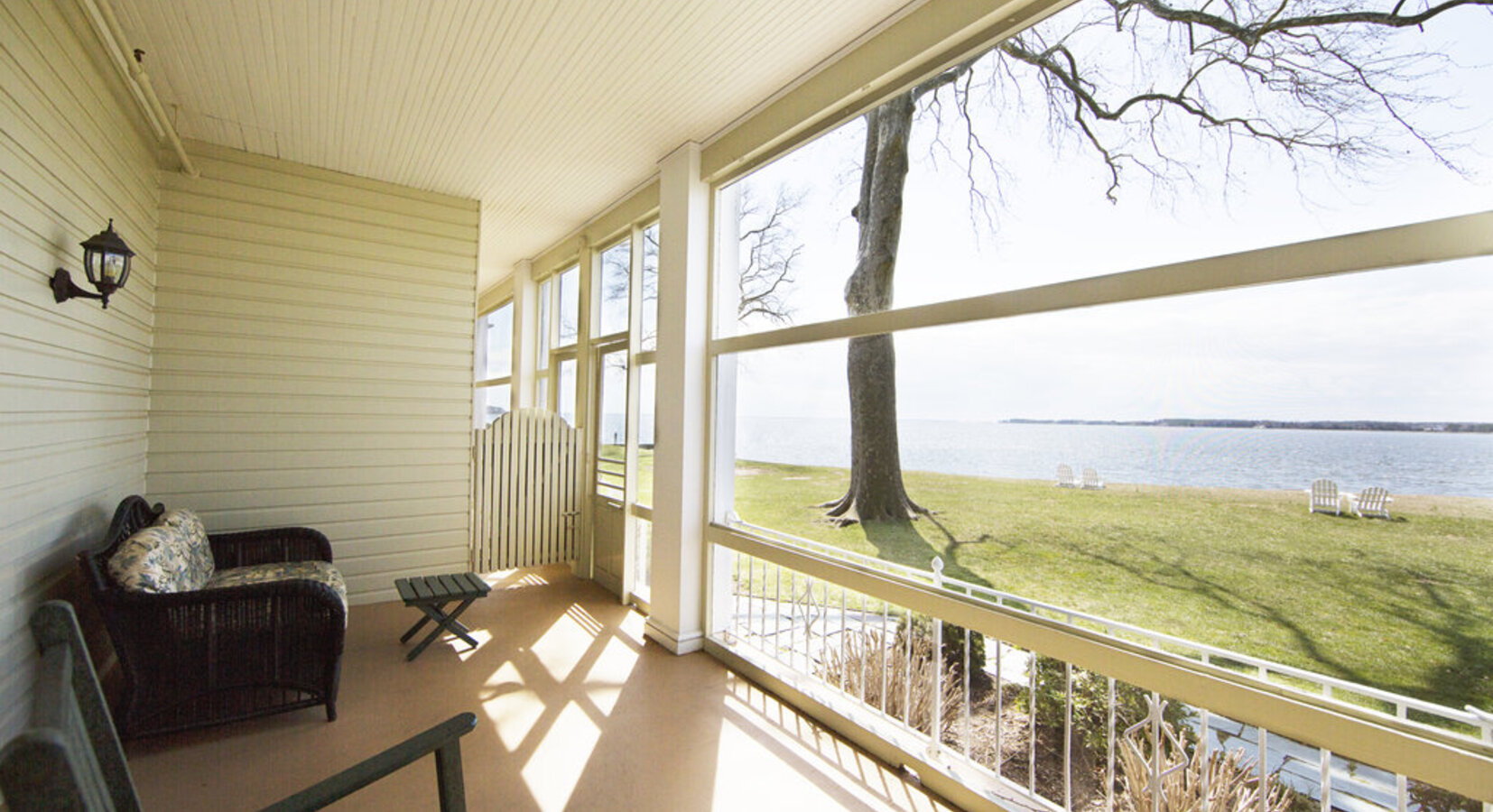 Waterfront Queen Room with Porch