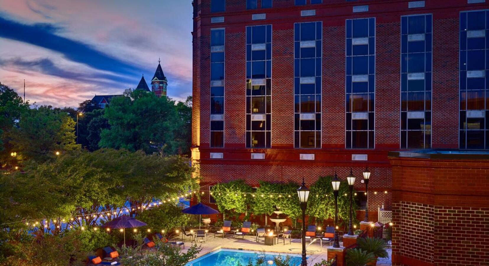 Photo de The Hotel at Auburn University