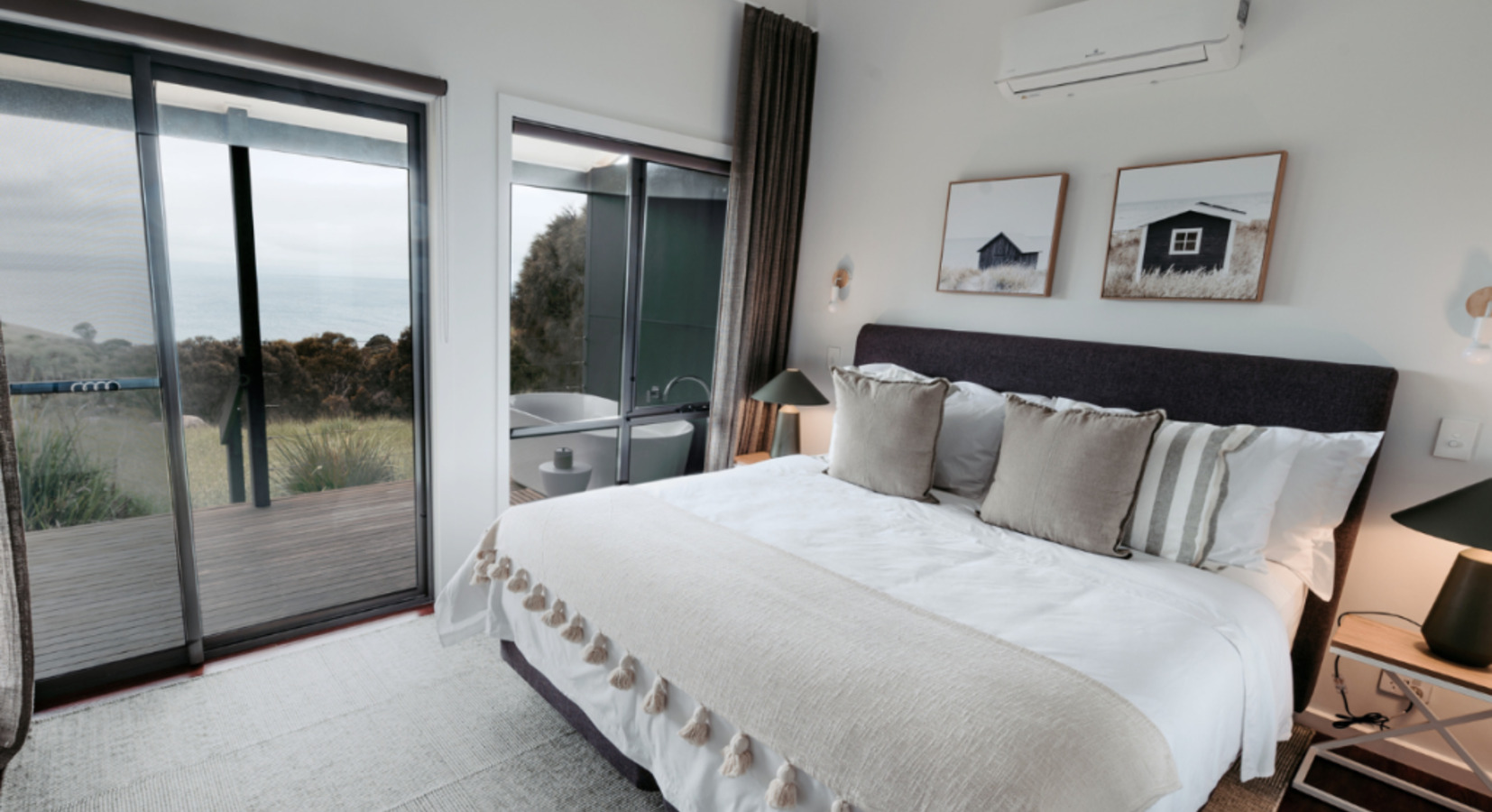 Luxury Ocean View Villa - Bedroom 