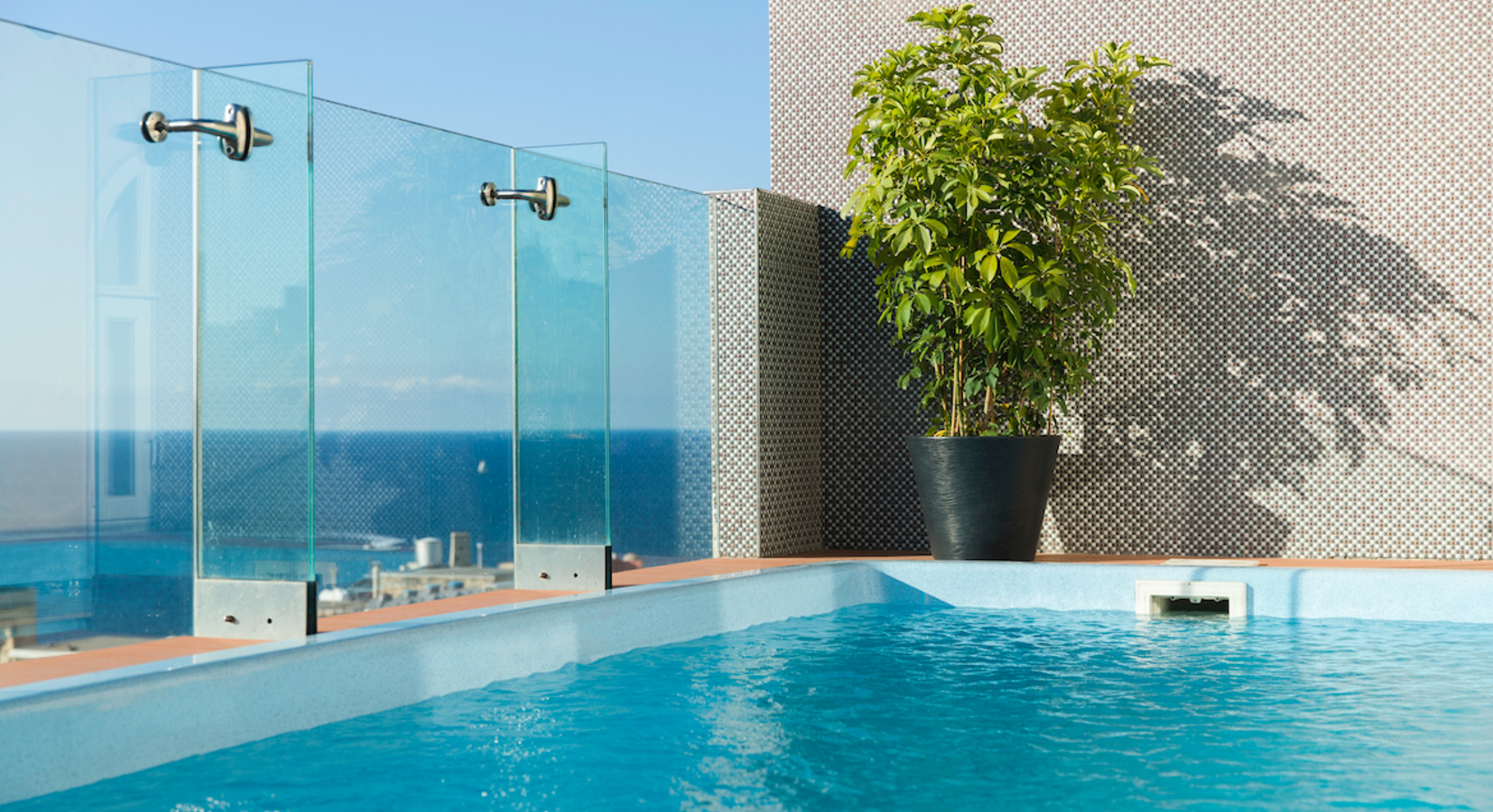 Roof top plunge pool