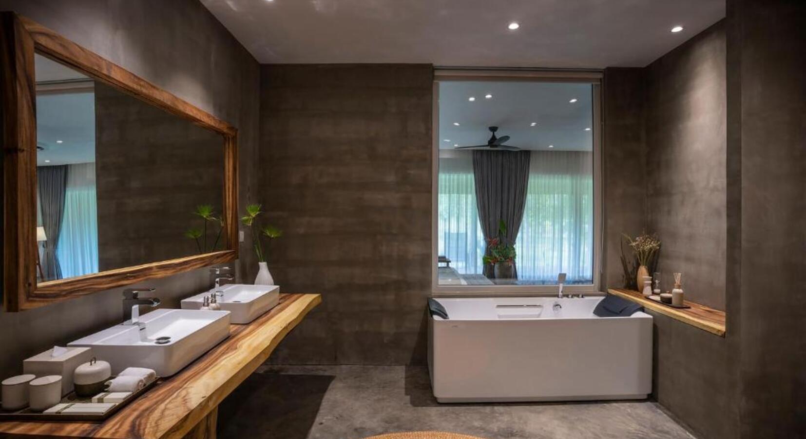 Luxury Suite Bungalow - Bathroom 