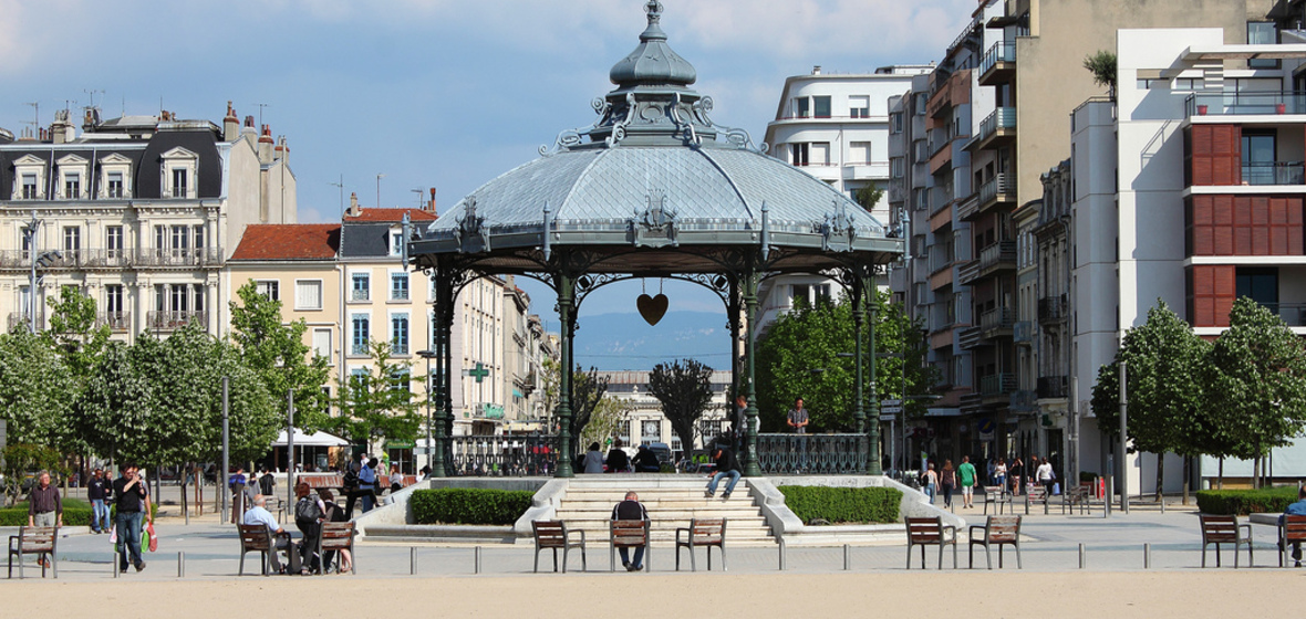 Photo of Valence