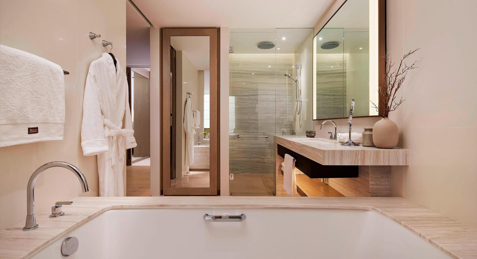 Bathroom with Tub 