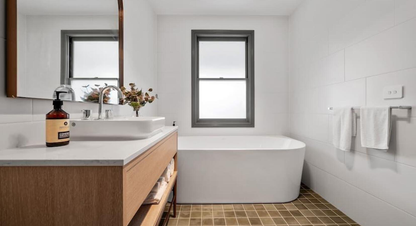 Bathroom with Tub 