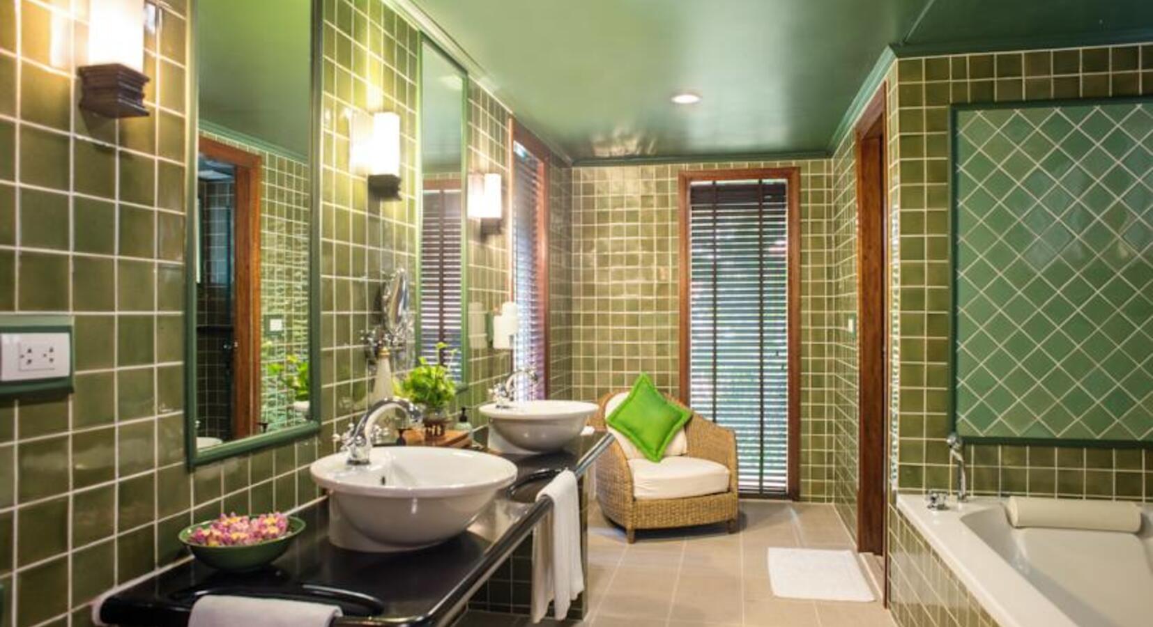 Suite Bathroom