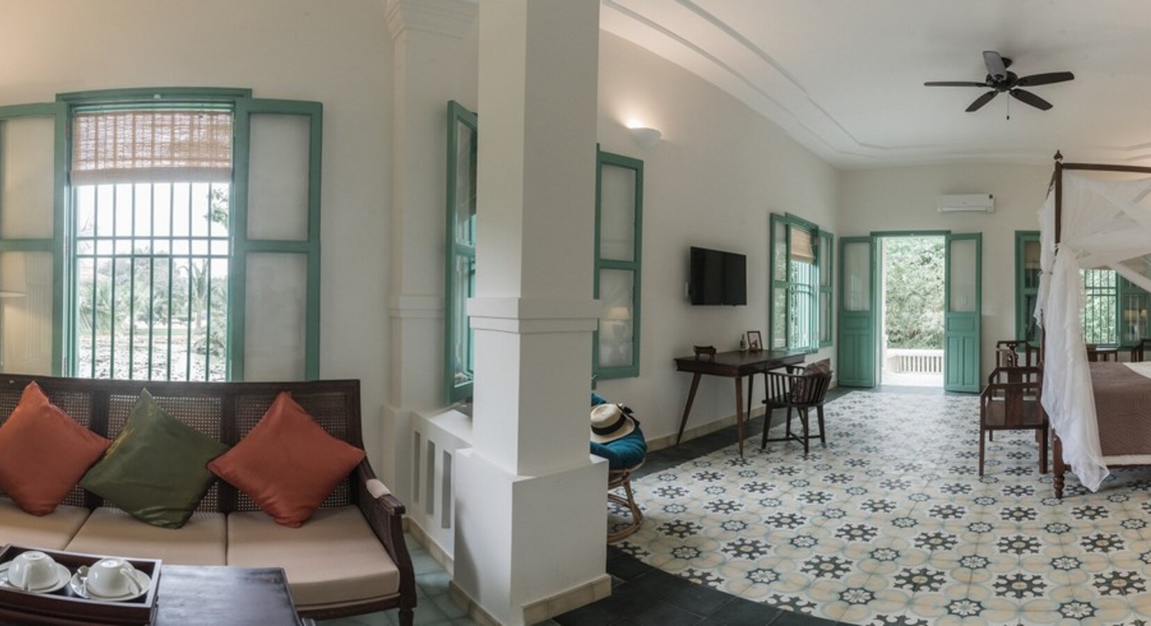 Colonial Suite