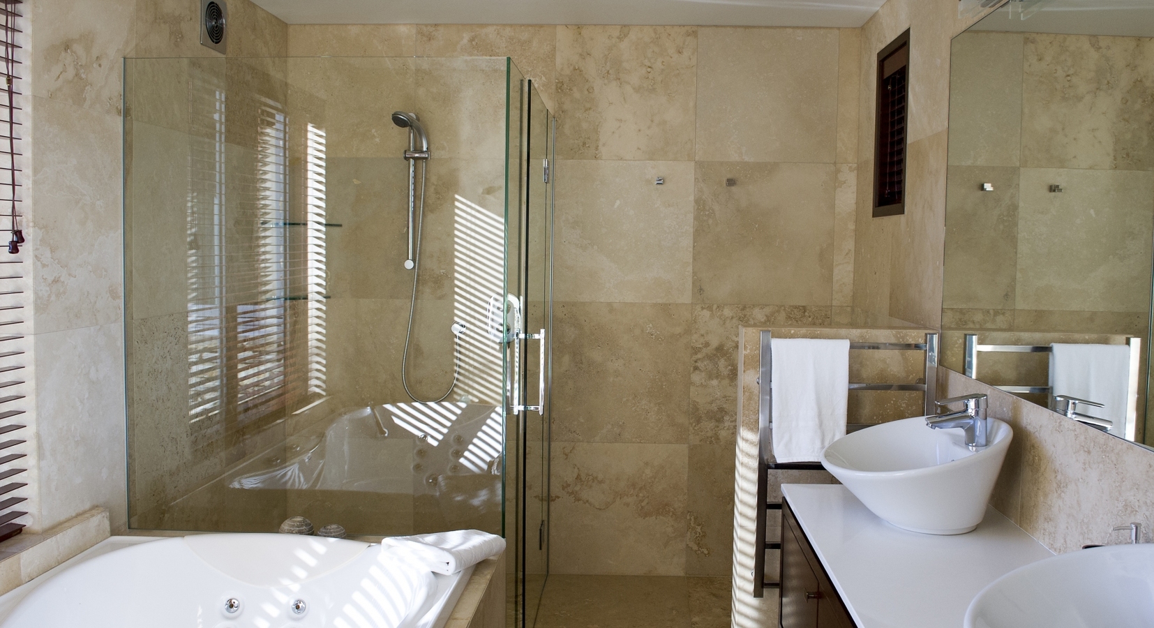 Modern Bathroom 