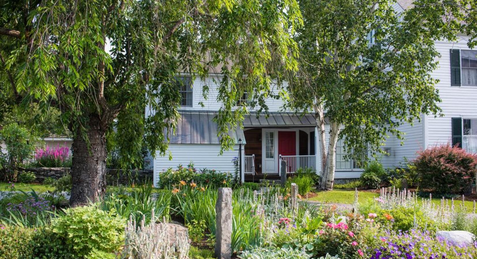 Photo of Four Columns Inn and Restaurant