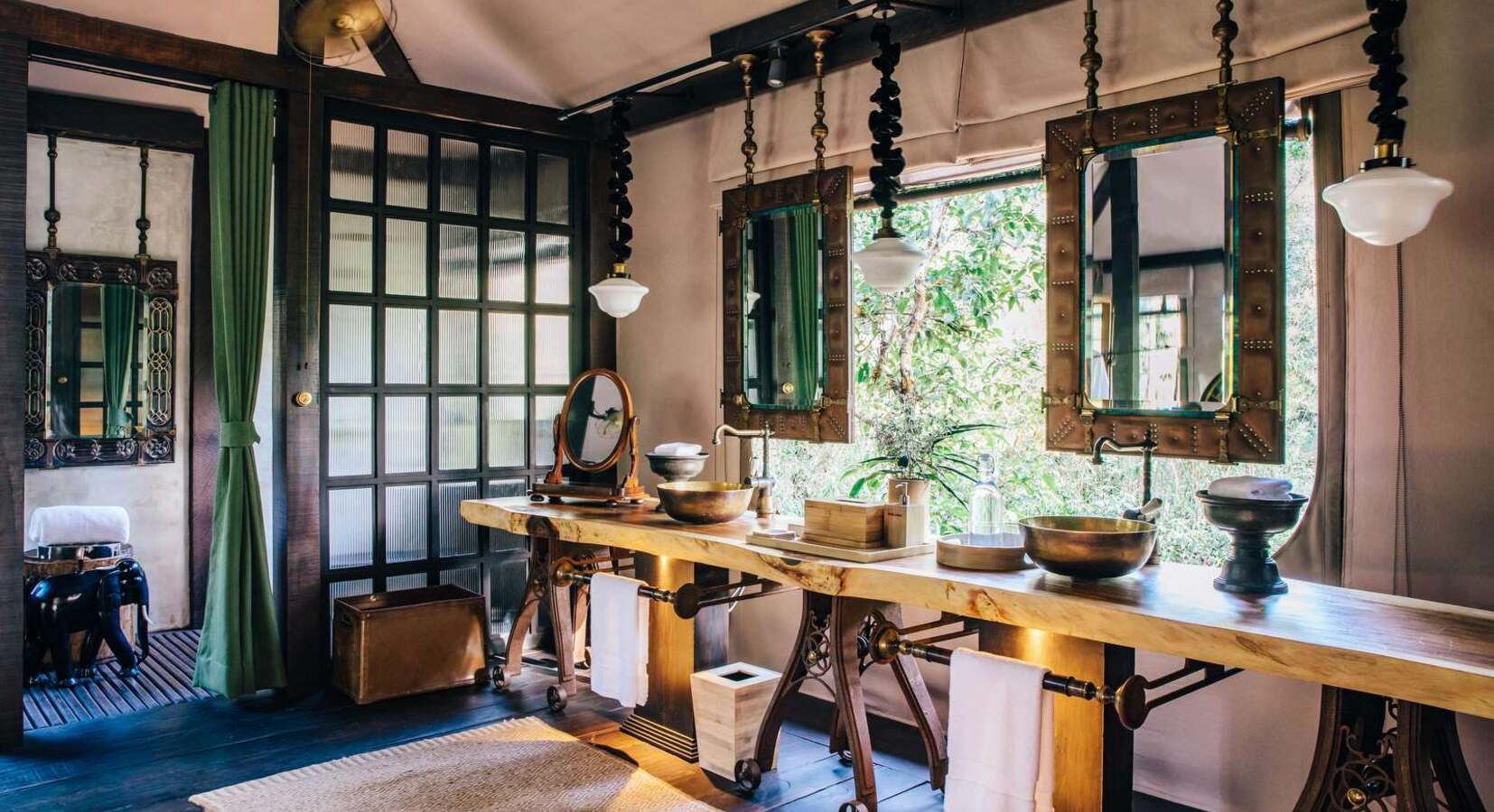 Cambodian Royalty Tent - Bathroom 