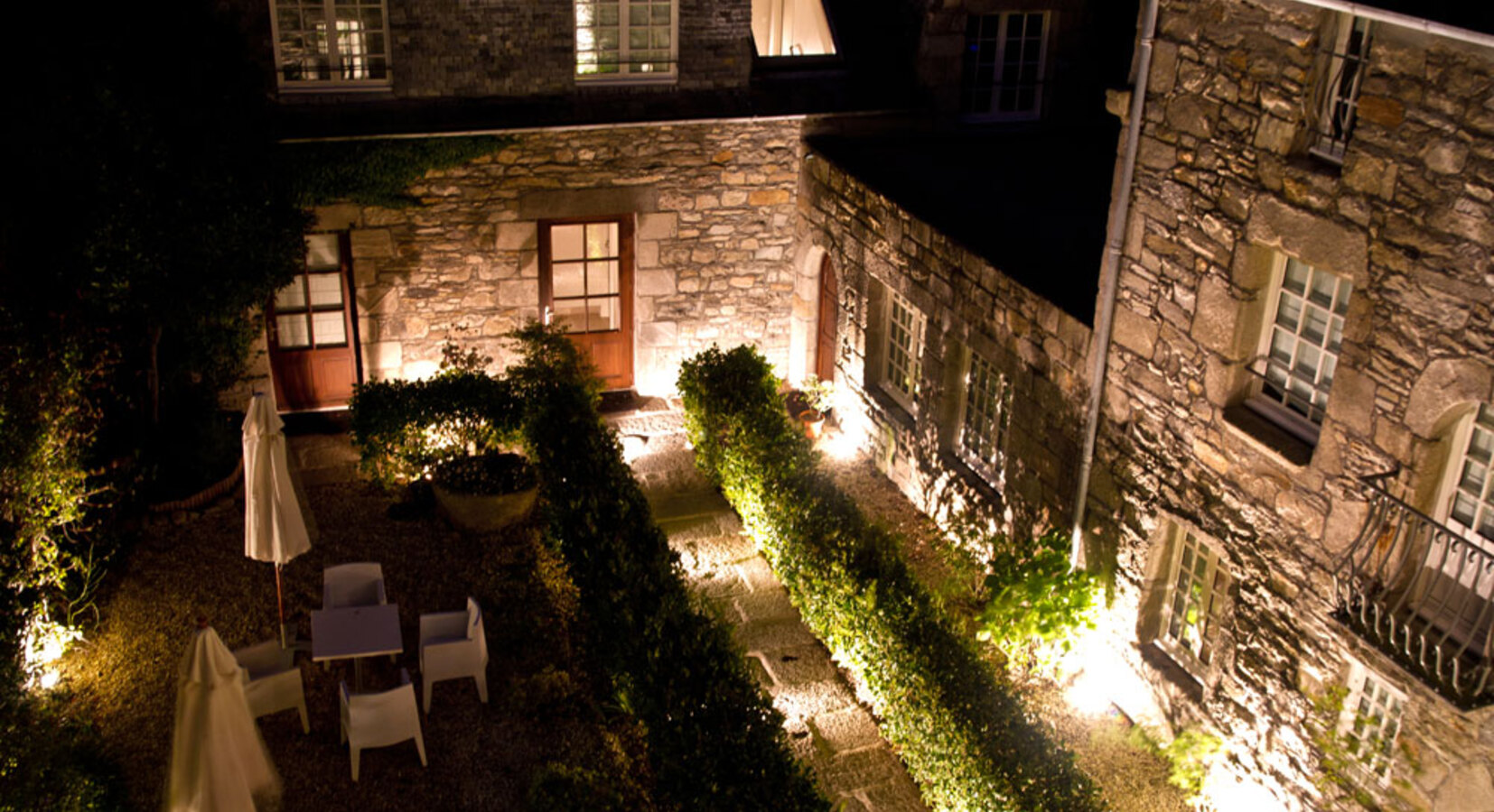 Courtyard garden