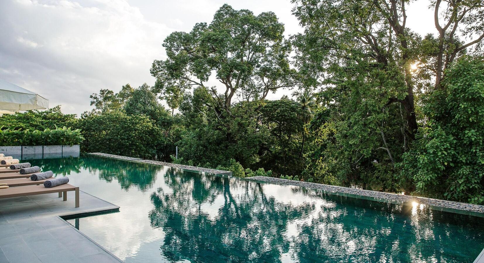 Rooftop Swimming Pool 