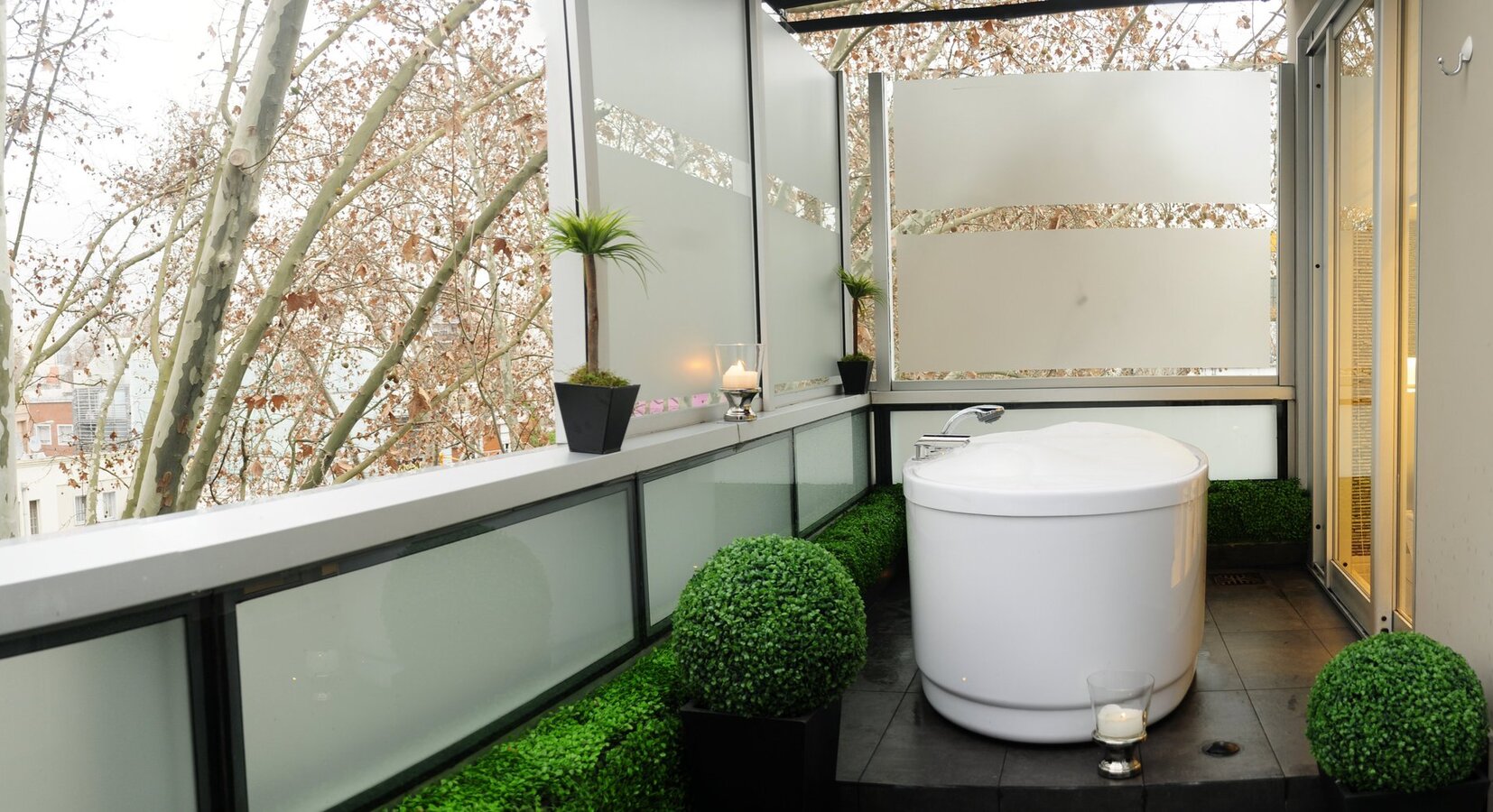 Private terrace with bath