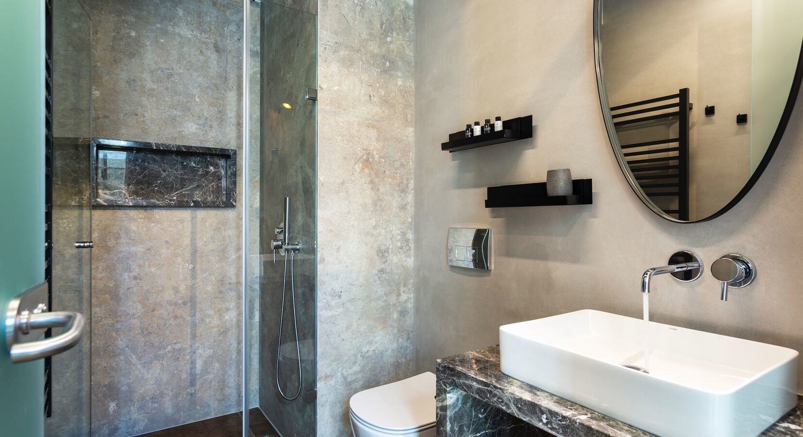 Private apartment bathroom