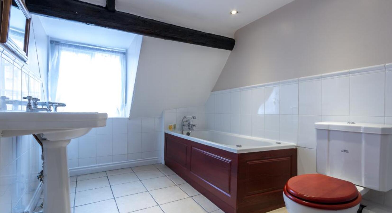 En Suite Bathroom