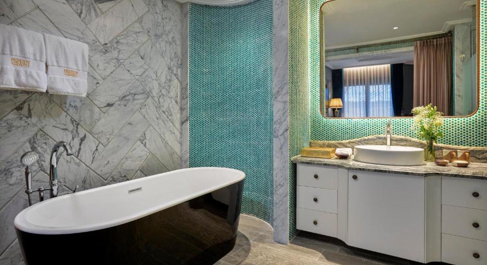 Chic Bathroom 