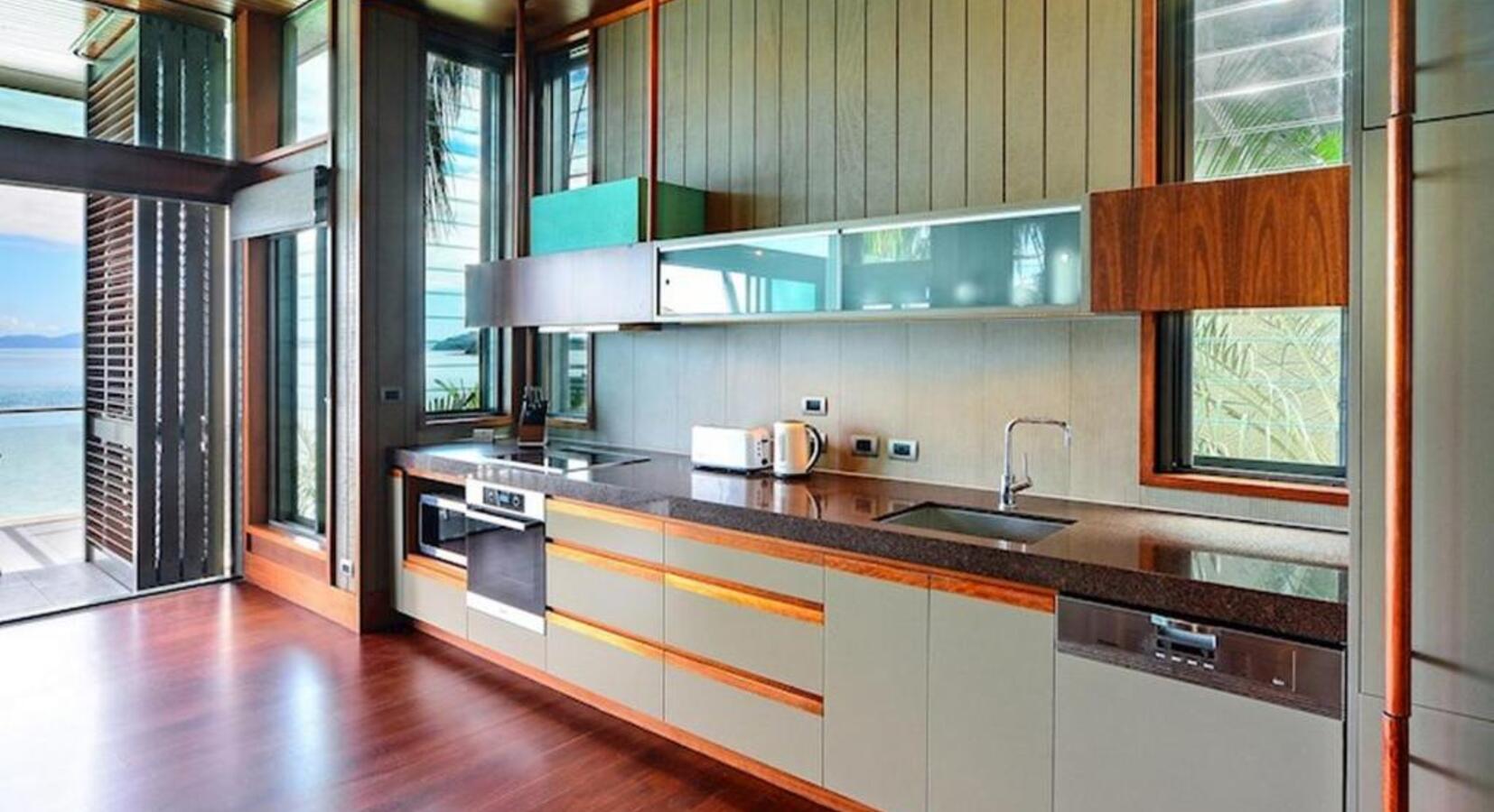 Modern Kitchen 