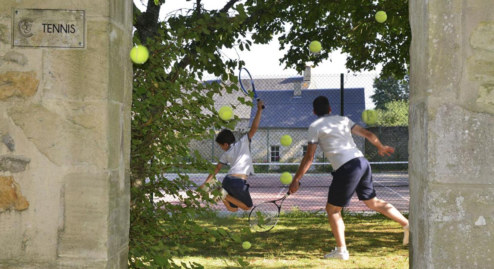 Hotel tennis courts