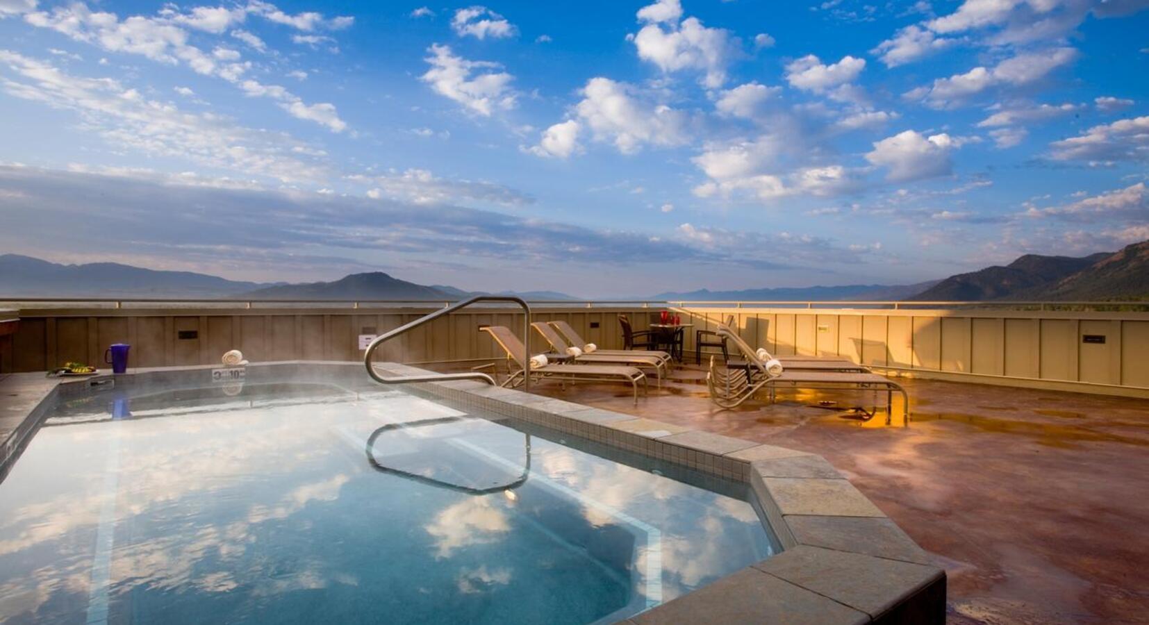 Hotel hot tub