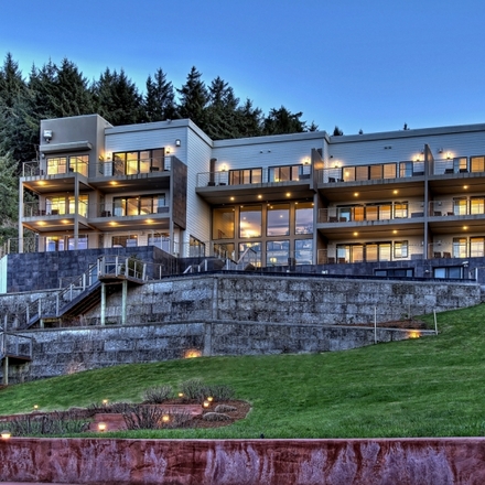 Whale Cove Inn