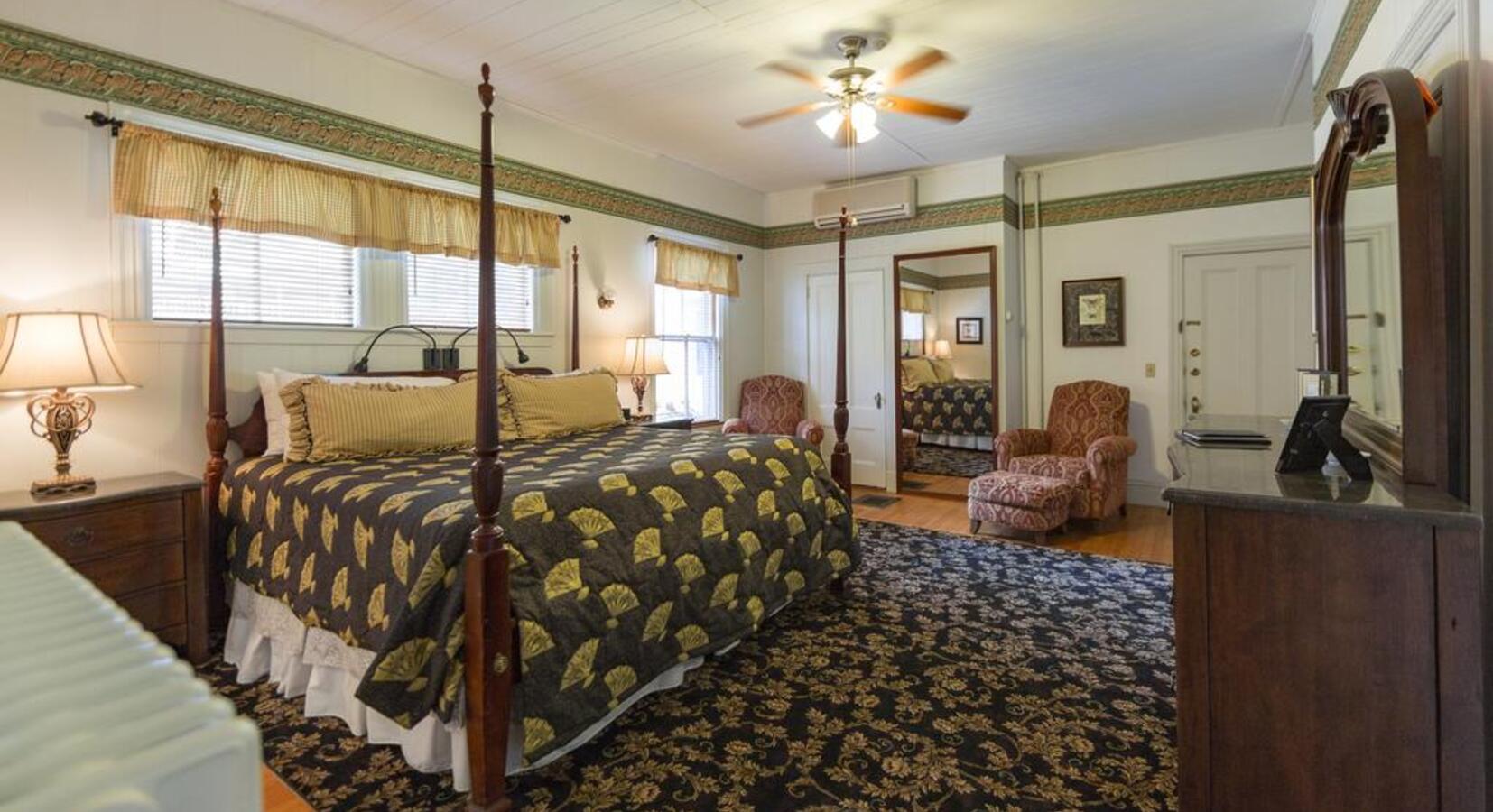 Deluxe King Suite