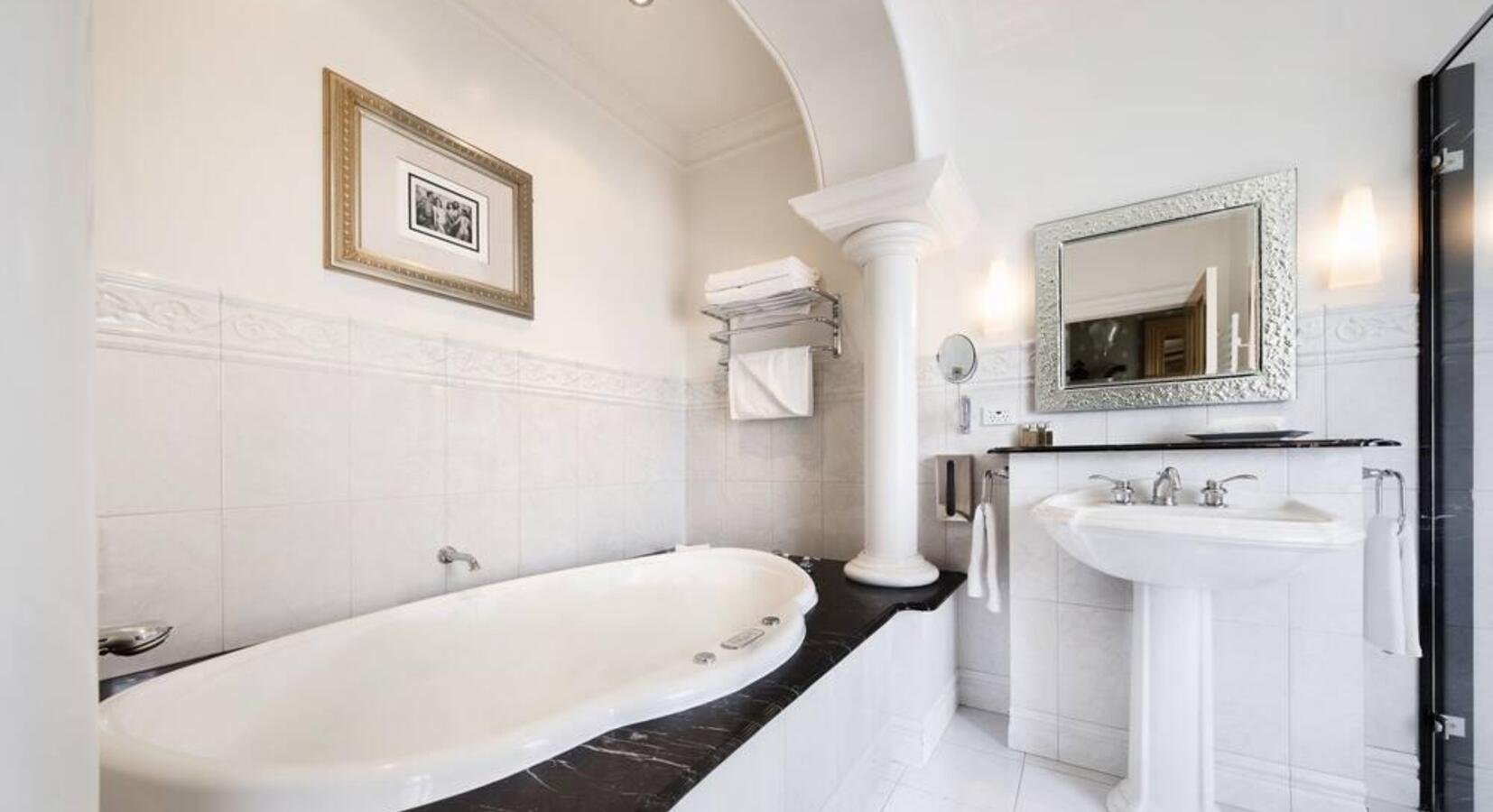 Bathroom with Tub 