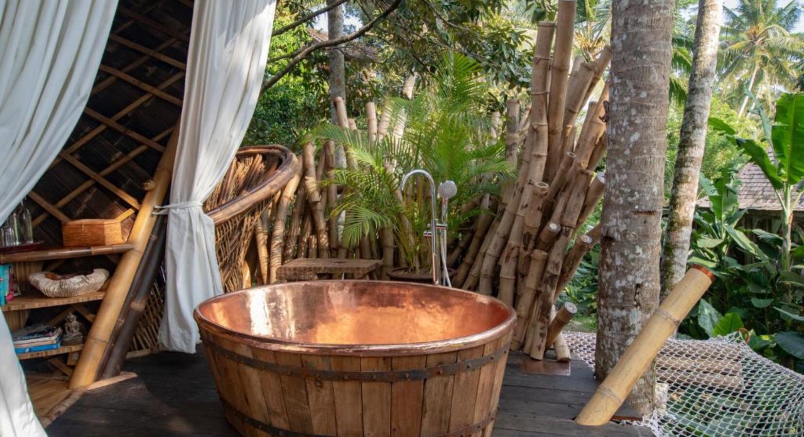 Treehouse Tub