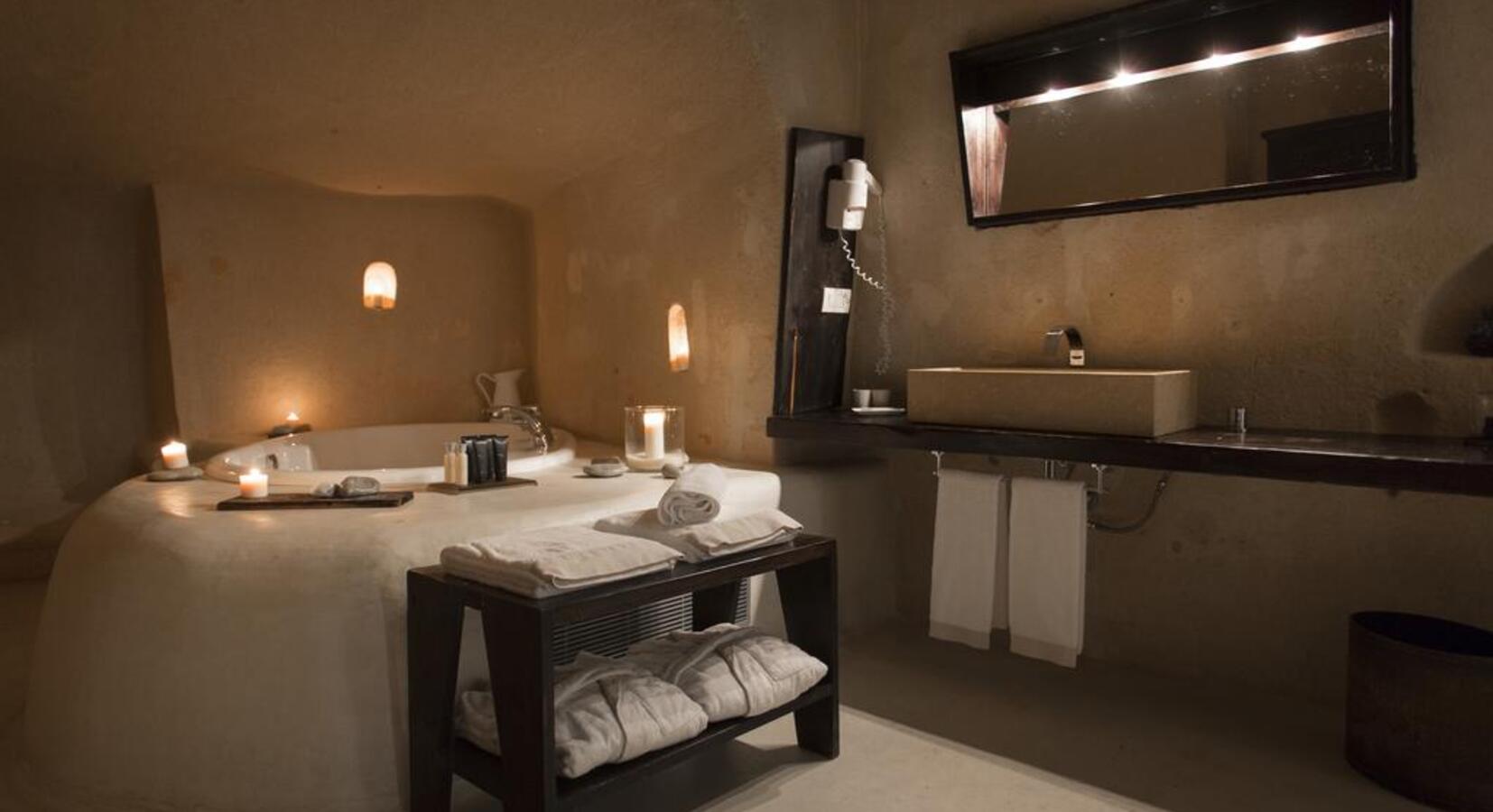 Suite bathroom