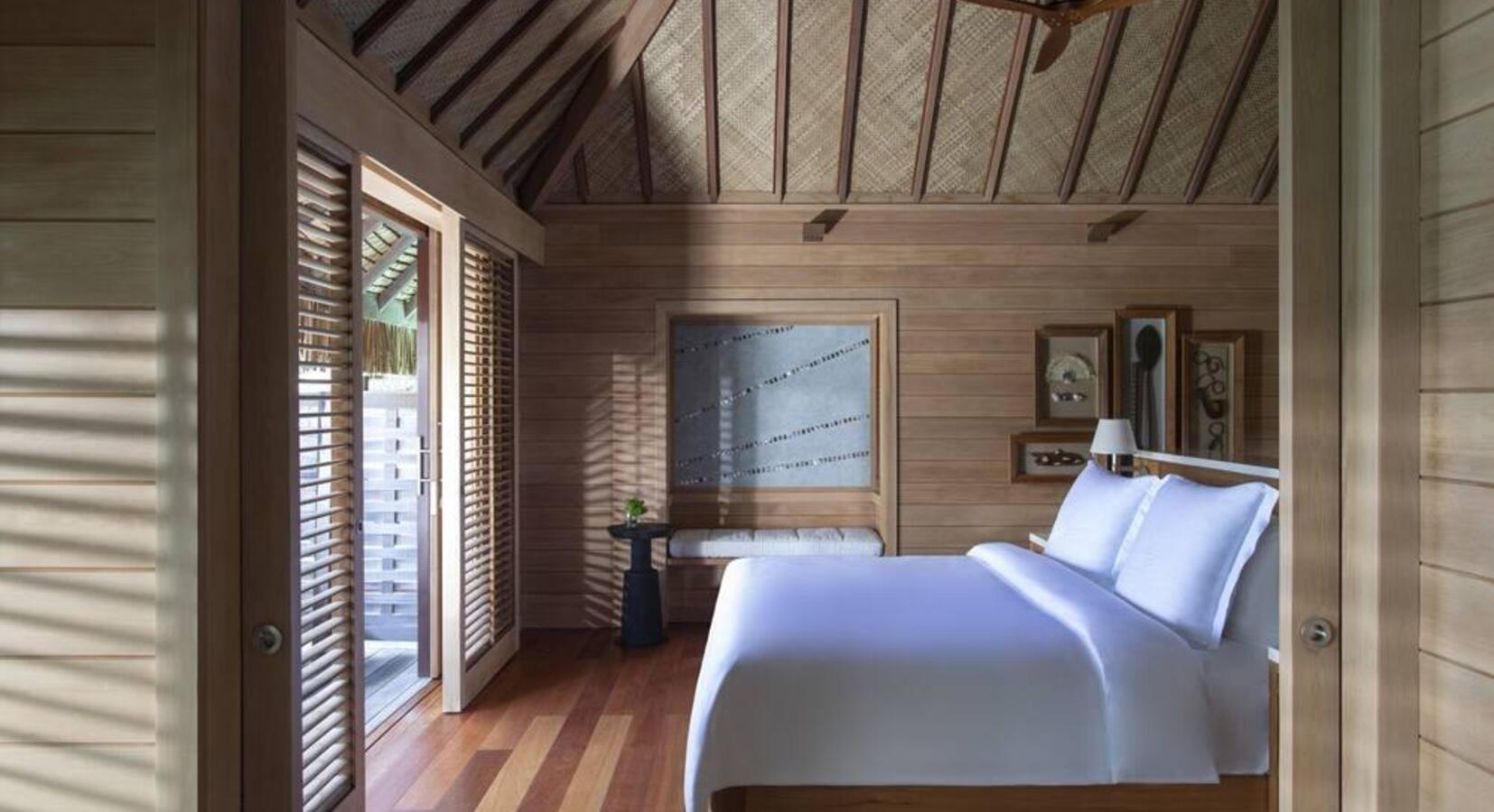 Overwater Bungalow Suite - Bedroom