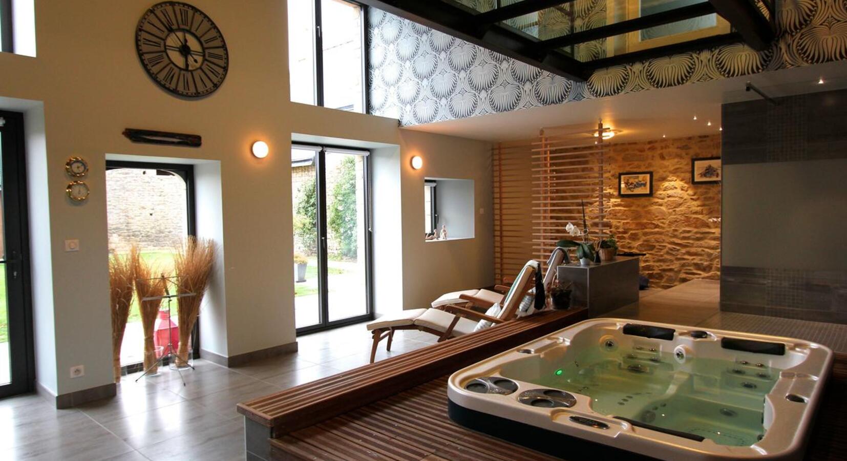 Spa and jacuzzi area