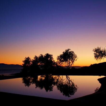 Hotel infinity pool