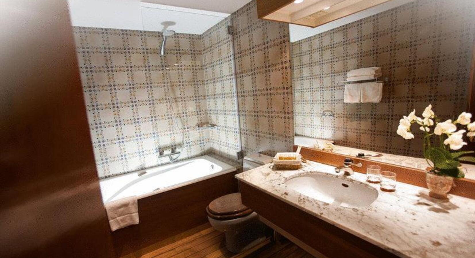 Superior Double Room Bathroom