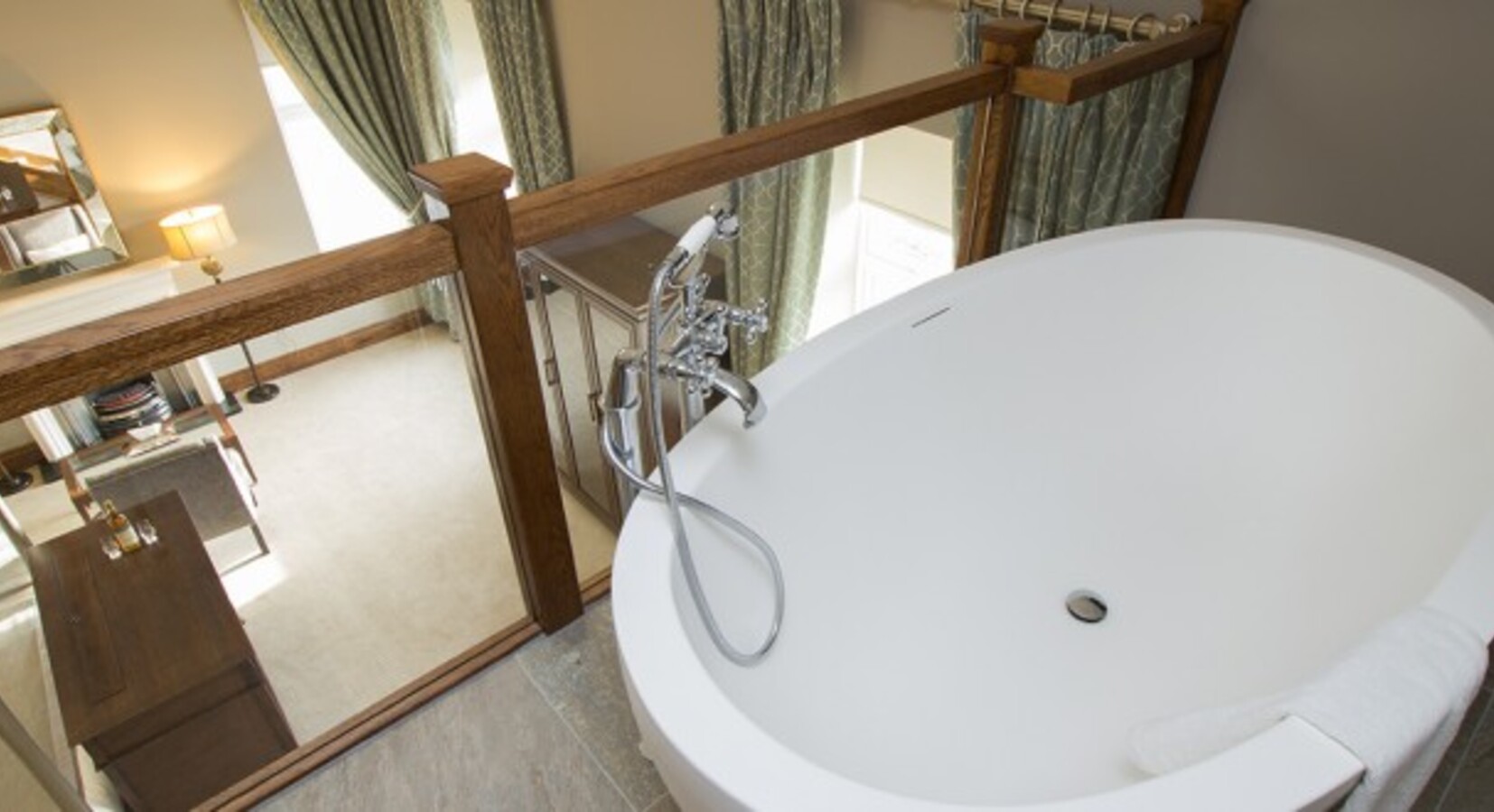 Caperdonich Suite bath on mezzanine