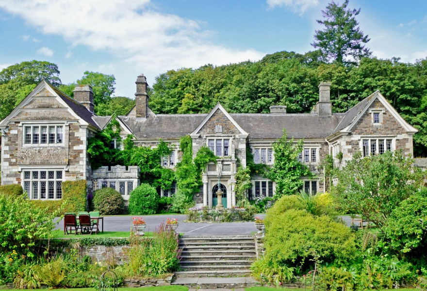 Lewtrenchard Manor