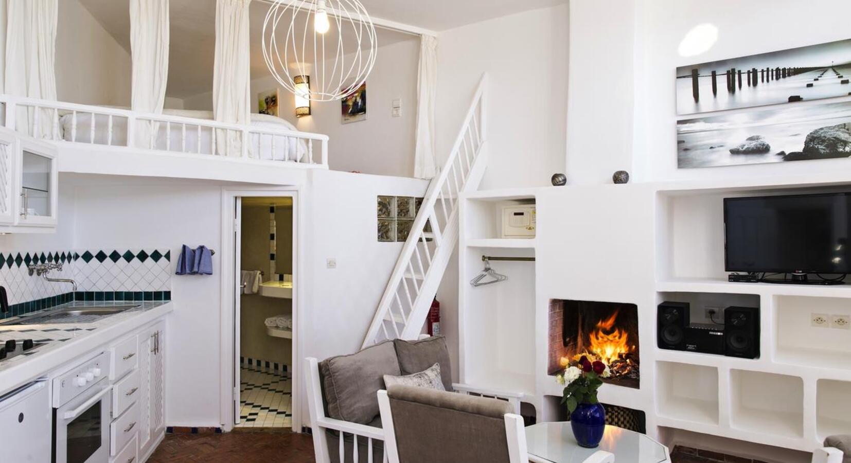 Sitting room and kitchen