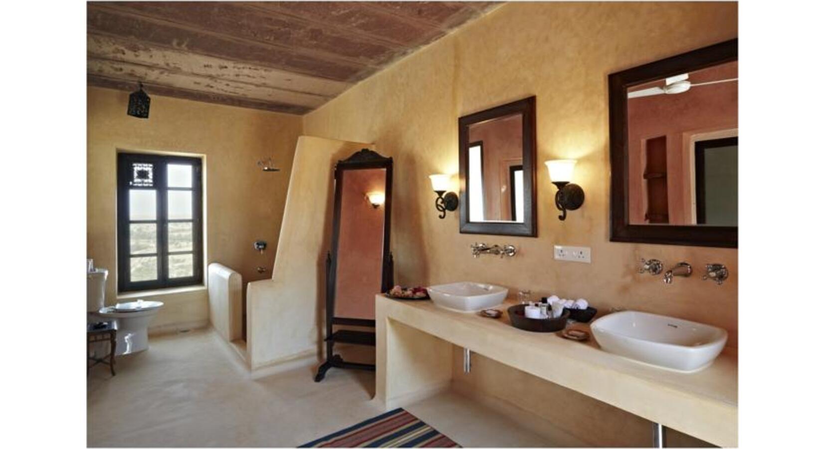 Luxury Suite Bathroom