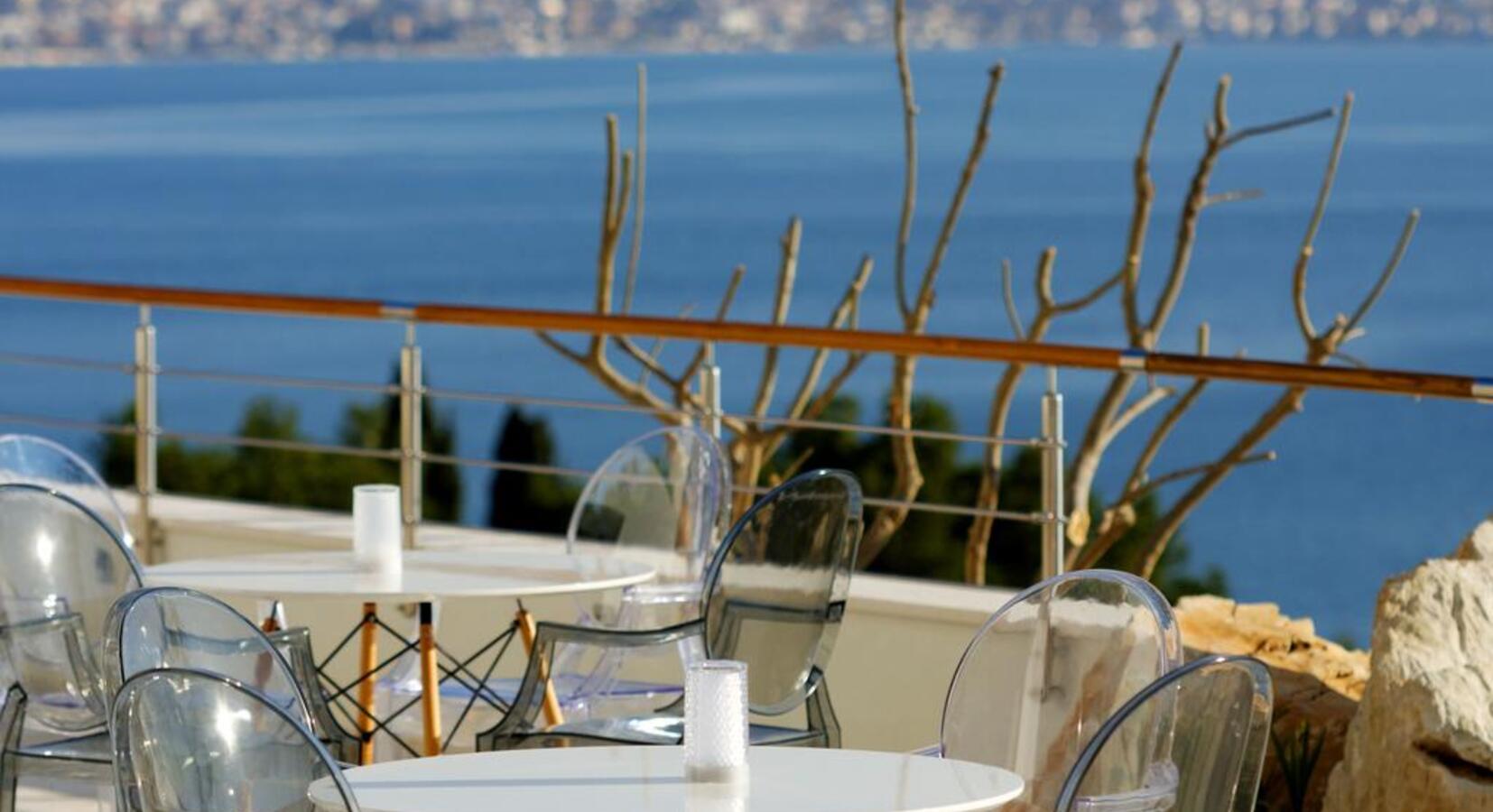 Terrace dining with seaviews