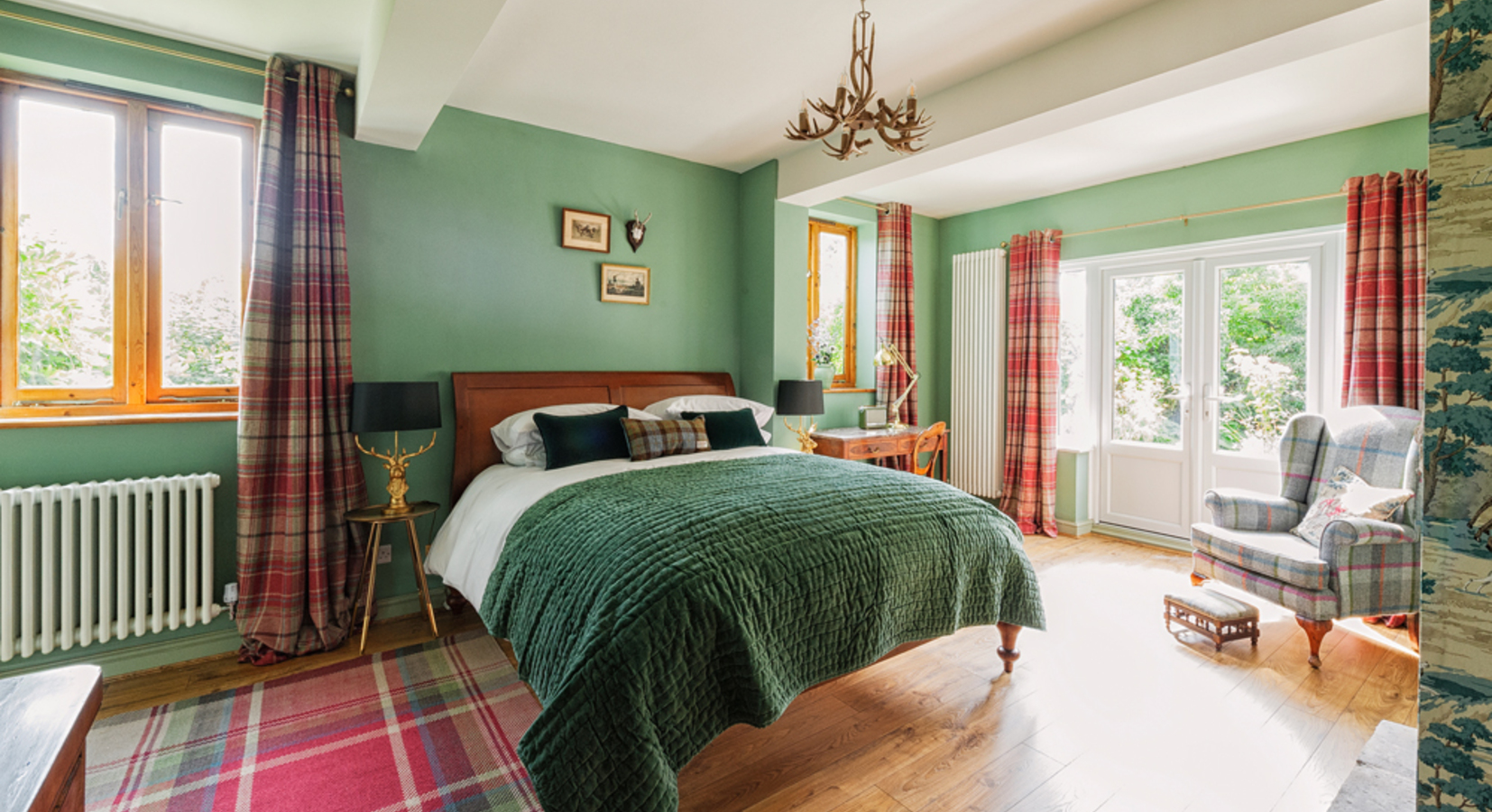 Lovely green-themed room