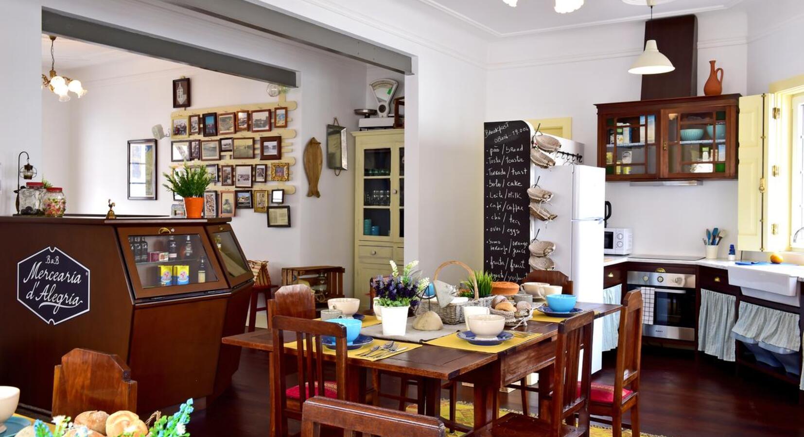 Breakfast area and kitchen