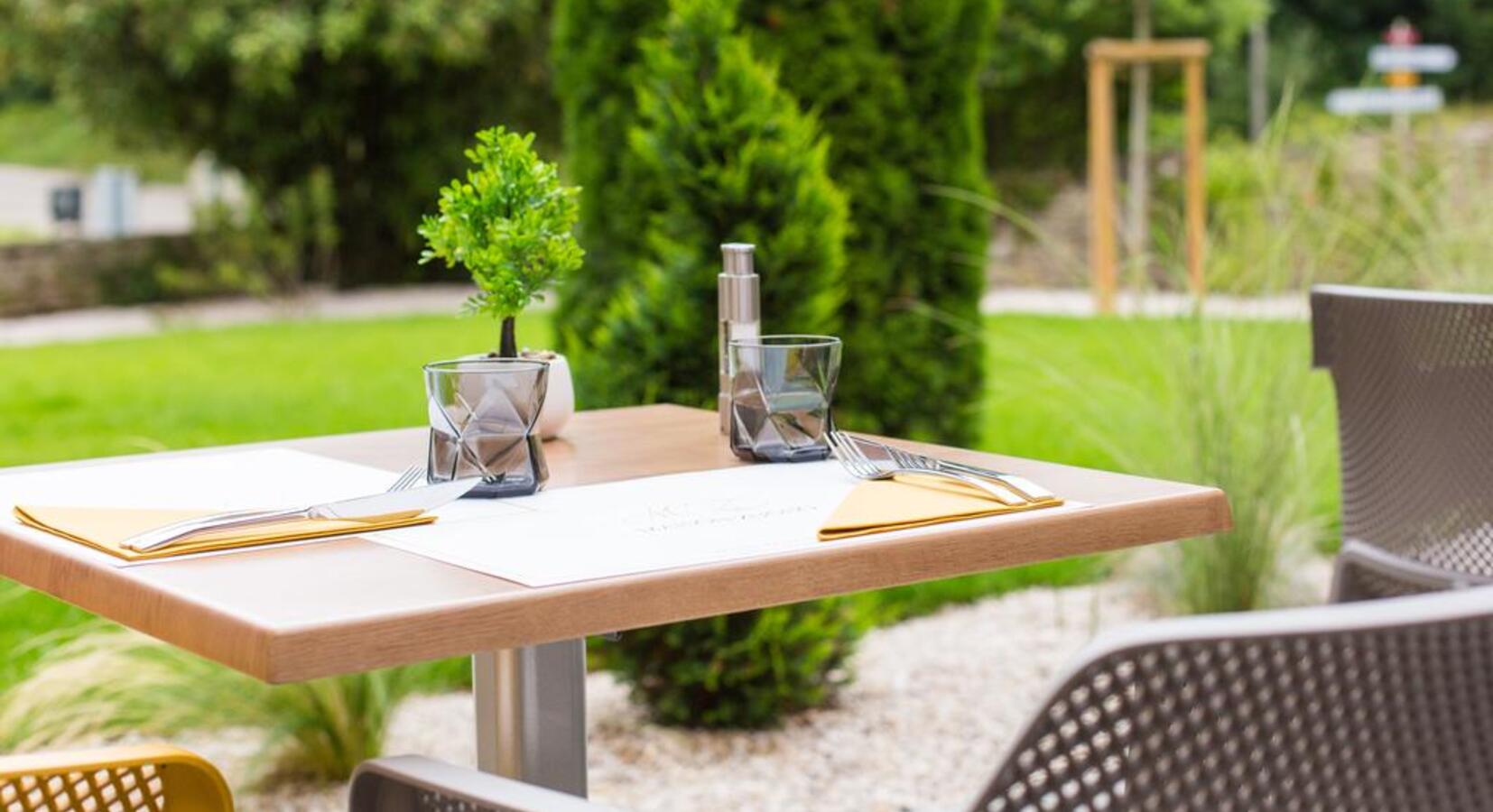 Maison Zugno Outdoor Dining