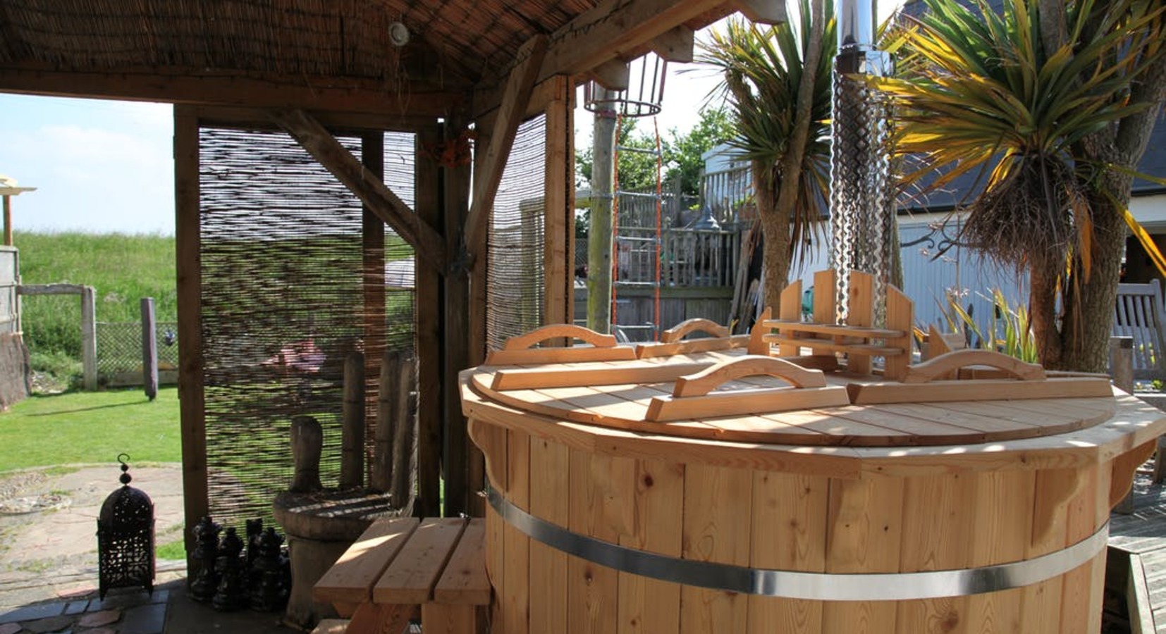 Garden Spa Room hot tub