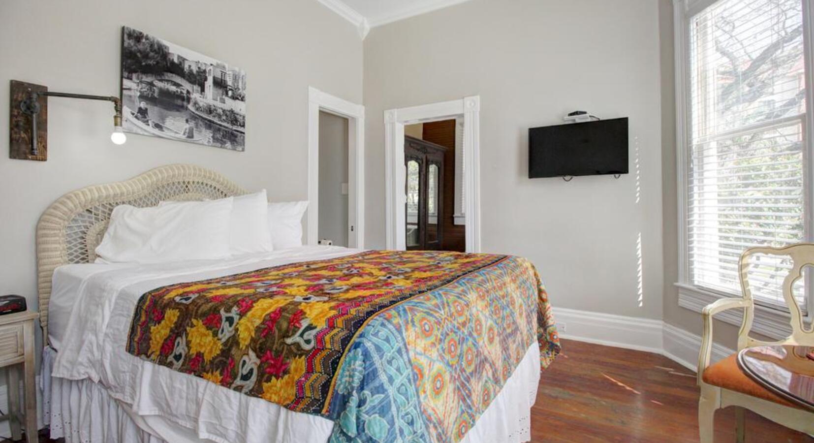 Ground Floor Queen Suite with Single Bed