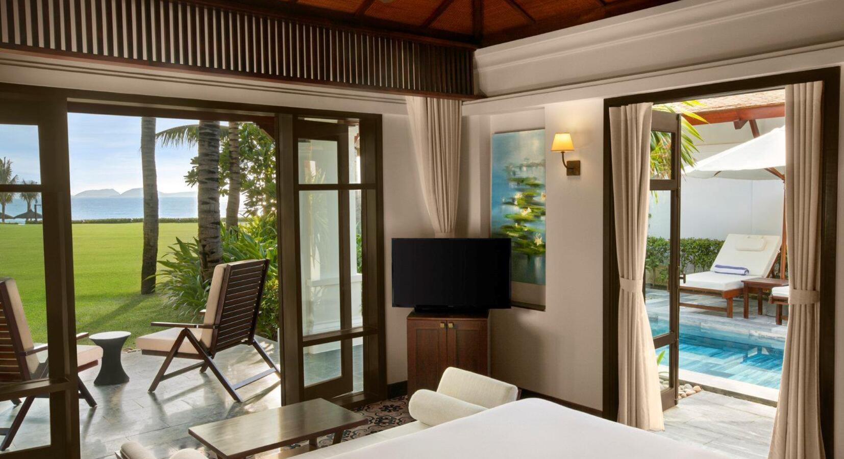 Oceanfront Pool Villa - Bedroom 