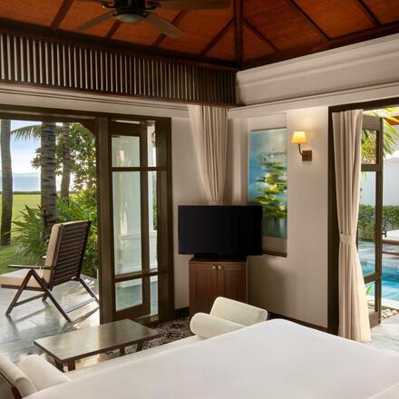 Oceanfront Pool Villa - Bedroom 