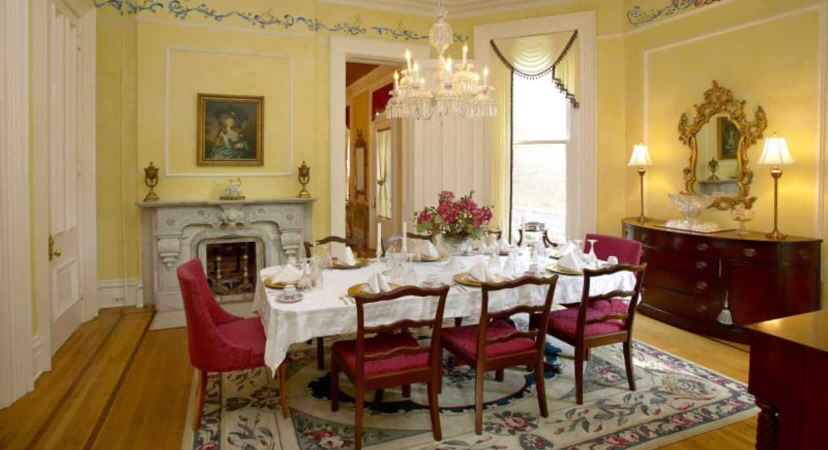 Breakfast Room