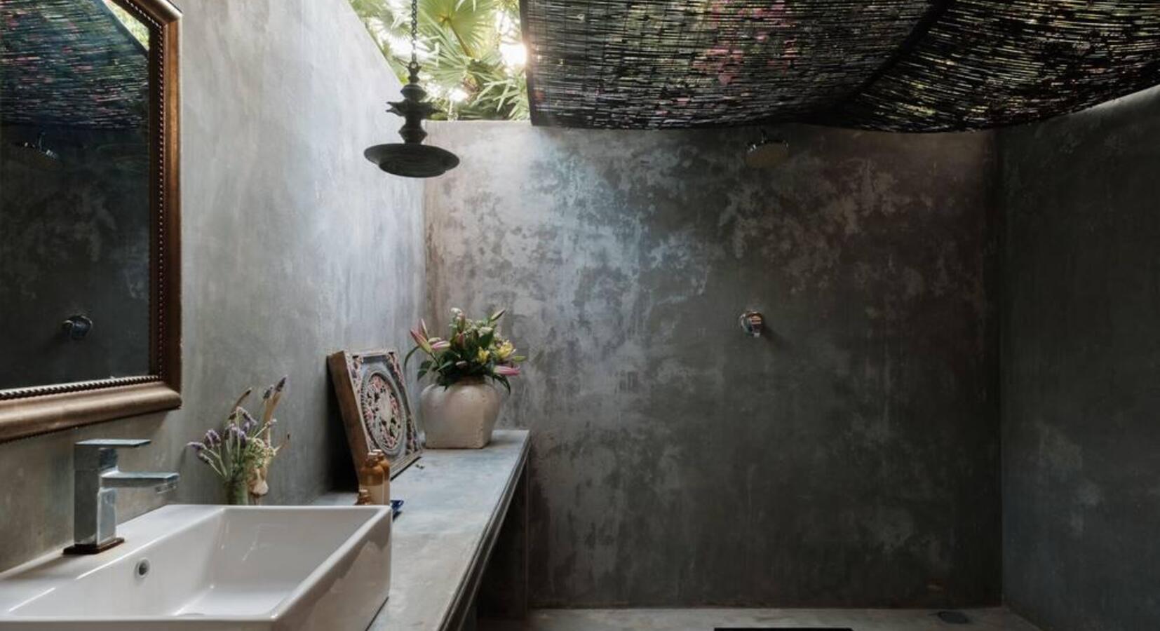 Outdoor Bathroom 