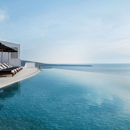 Infinity pool