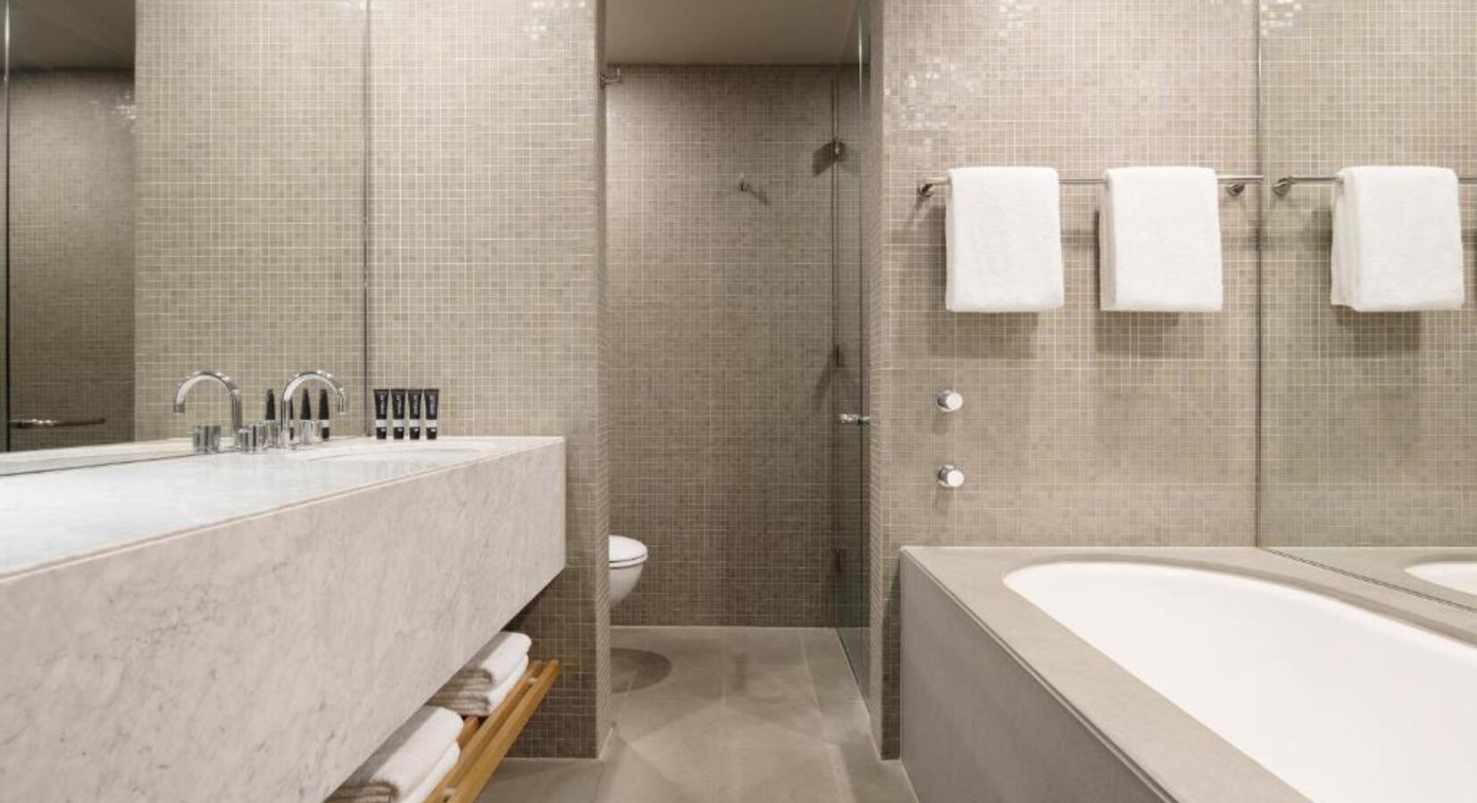 Bathroom with Tub 